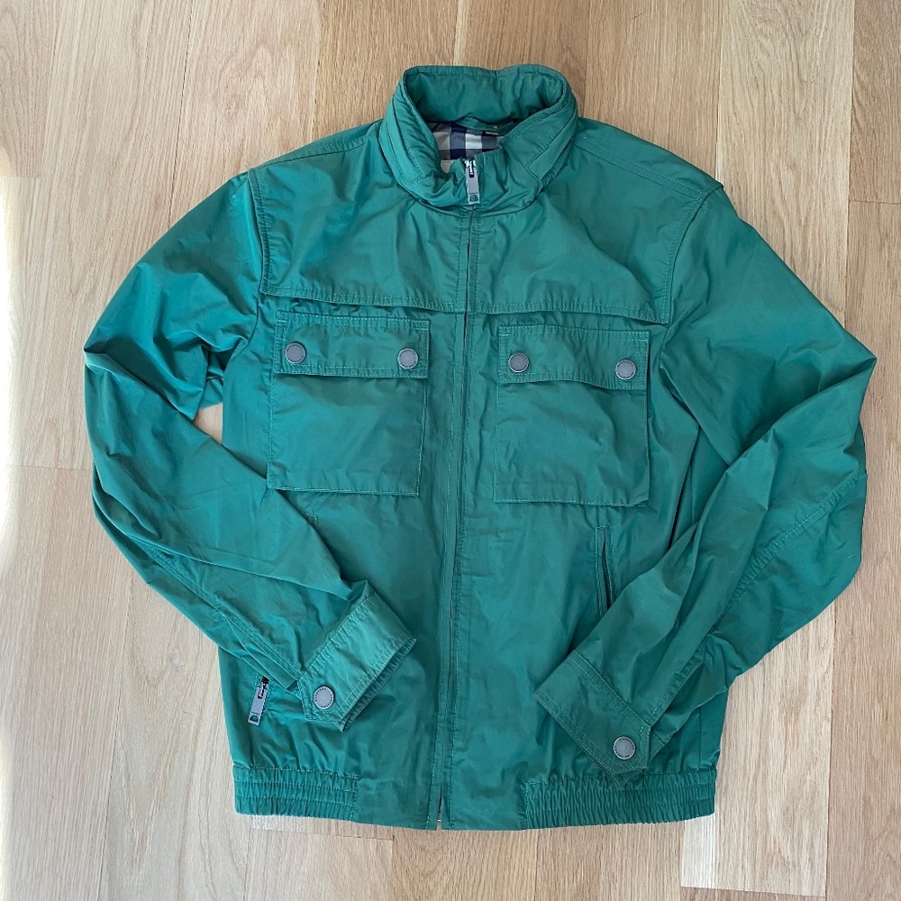 Burberry slim fit travel raincoat w/ hood. Mens small.